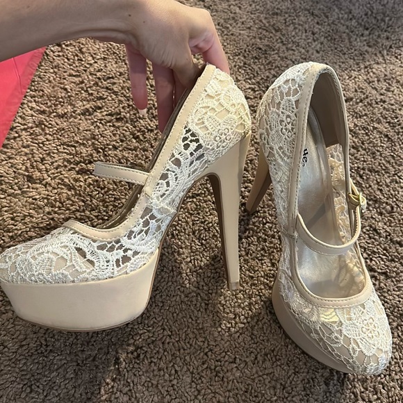 heels - Picture 6 of 10